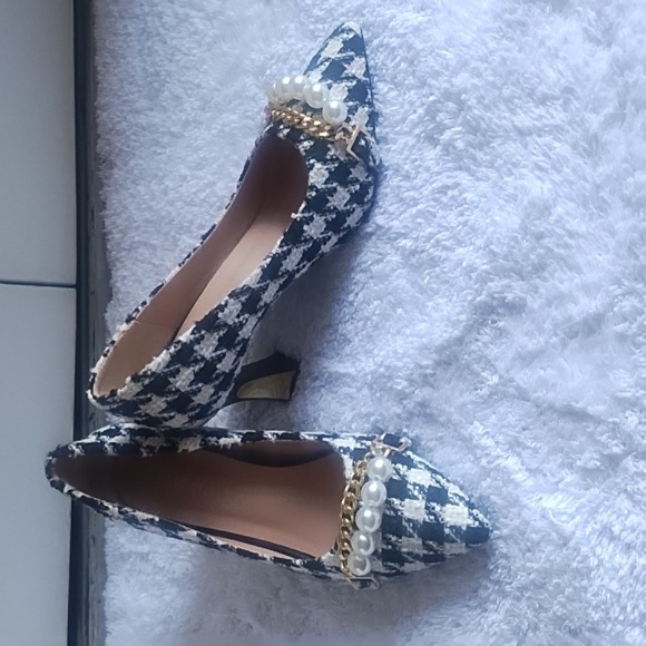 Closed toe Herringbone pumps - Picture 3 of 8